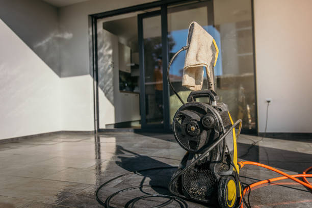 Animal Enclosure Cleaning in Weimar, TX